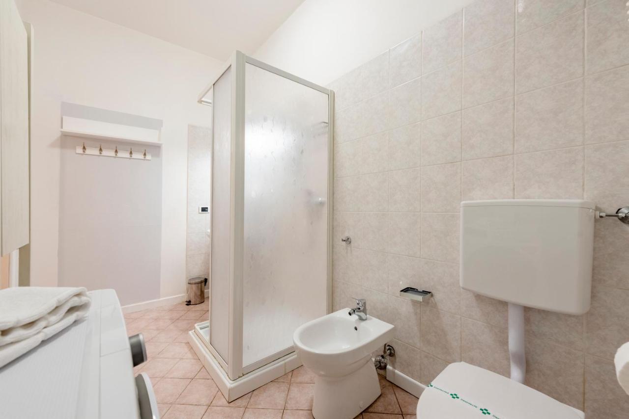 Mazzini 12 Very Central Apartment With Private Garage, Air Conditioning, Wifi, Just 50 Meters From The Beach 라팔로 외부 사진