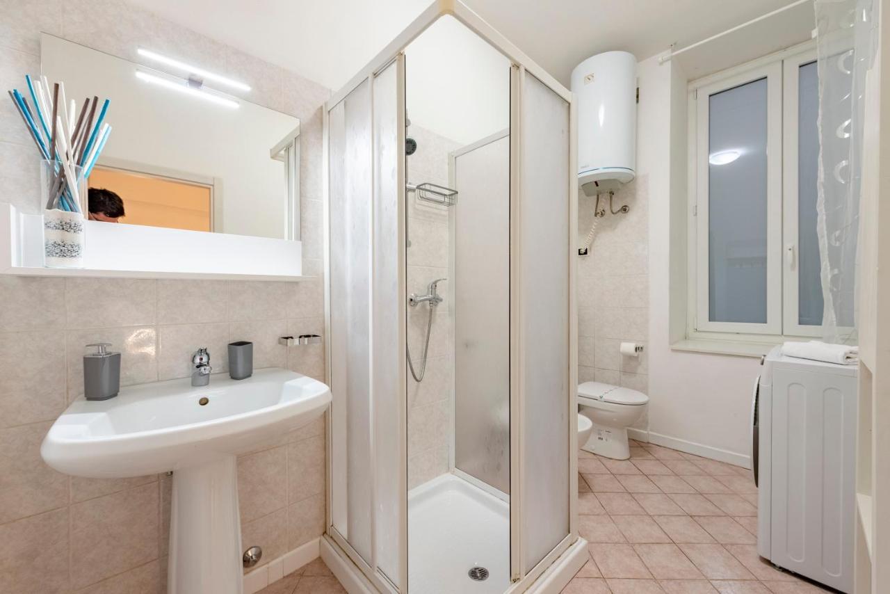 Mazzini 12 Very Central Apartment With Private Garage, Air Conditioning, Wifi, Just 50 Meters From The Beach 라팔로 외부 사진