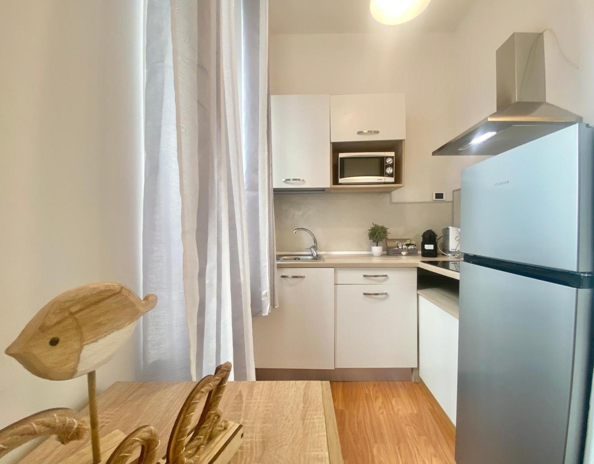 Mazzini 12 Very Central Apartment With Private Garage, Air Conditioning, Wifi, Just 50 Meters From The Beach 라팔로 외부 사진