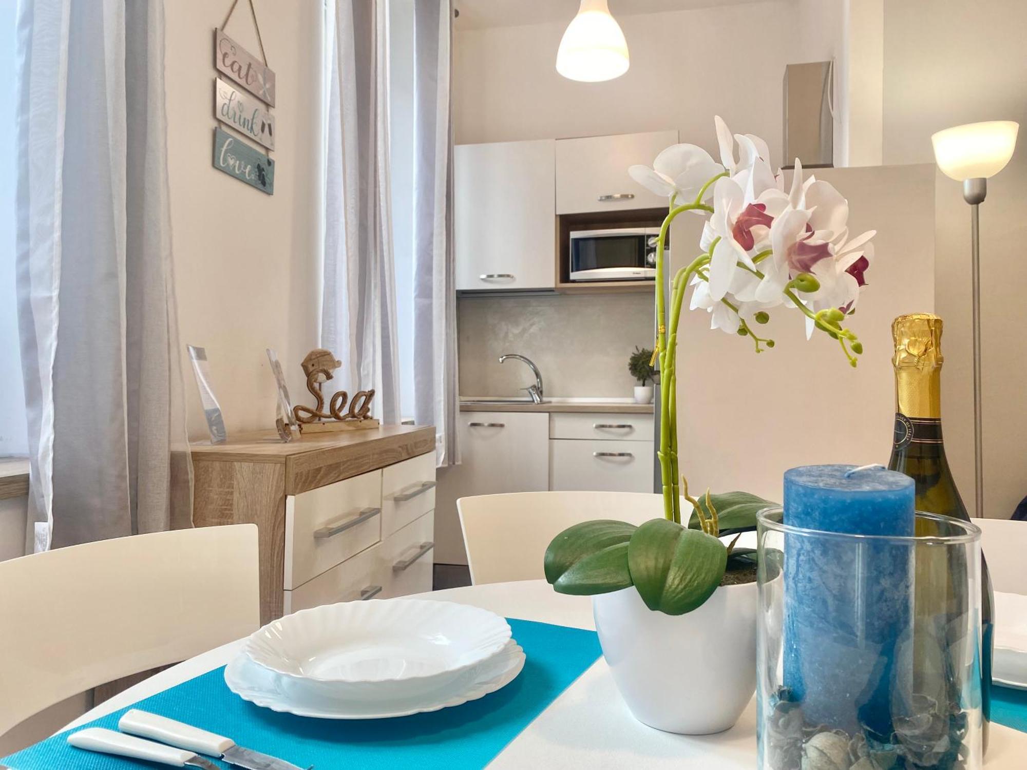 Mazzini 12 Very Central Apartment With Private Garage, Air Conditioning, Wifi, Just 50 Meters From The Beach 라팔로 외부 사진