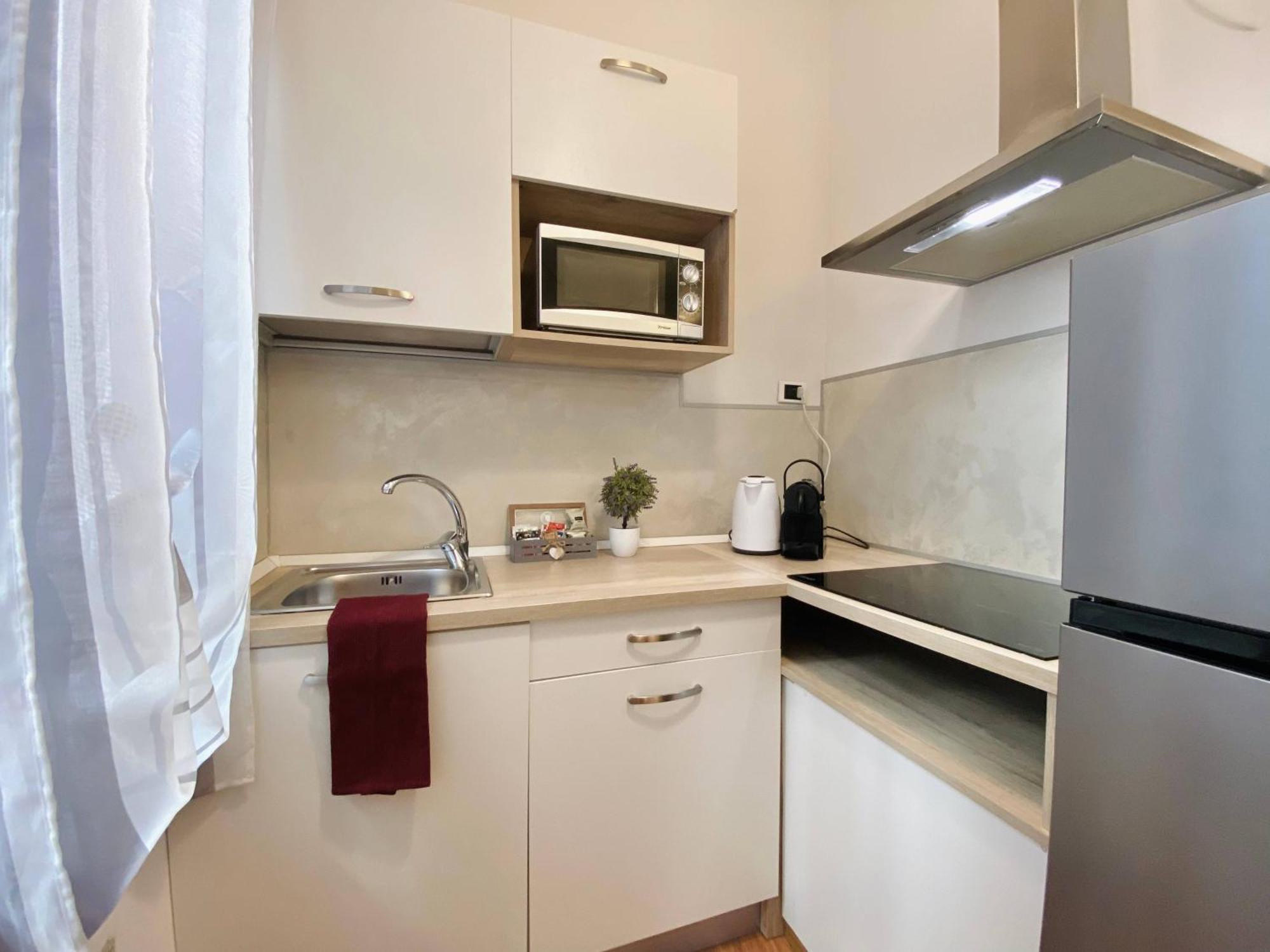 Mazzini 12 Very Central Apartment With Private Garage, Air Conditioning, Wifi, Just 50 Meters From The Beach 라팔로 외부 사진